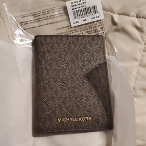 Michael Kors Passport wallet